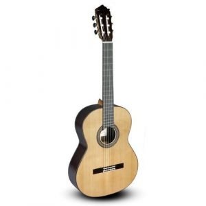 גיטרה קלאסית PACO CASTILLO 240 SOLID חלק עליון