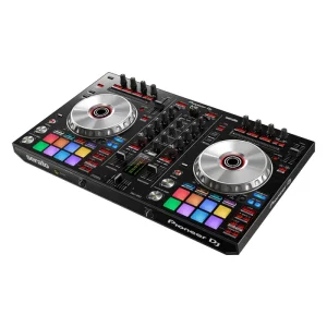 מיקסר מתקדם DDJ-SR2: הקונטרולר/מיקסר המתקדם ל-Serato DJ – ניידות, פדים צבעוניים וחבילת Pitch n Time