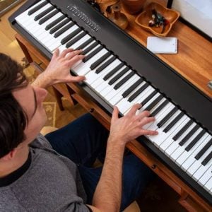 פסנתר דיגיטלי Roland FP-30X – איכות קומפקטית וניידת