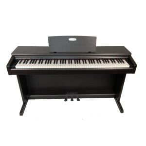 פסנתר דיגיטלי רהיט F-12 בצבע רוזווד מבית Pearl River – מקלדת FATAR איטלקית, קלידים שקולים, מנגנון פטישים וסאונד ריאליסטי