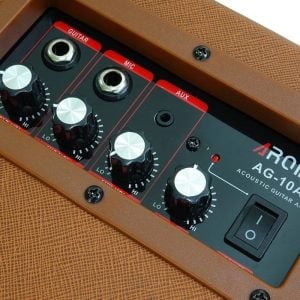 מגבר קל משקל עם סוללה AG-10A מבית Aroma – קומפקטי, נטען, עם בלוטות׳ וכניסת מיקרופון