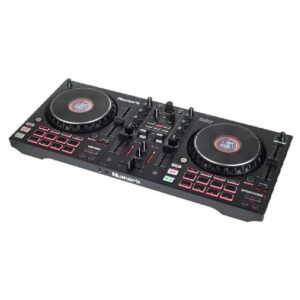 בקר די ג׳יי ארבעה דקים DJ Numark Mixtrack Platinum FX – ארבעה דקים, תצוגה בג׳וג, פדלי FX, כרטיס קול מובנה ותואם Serato DJ
