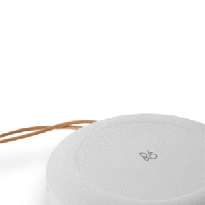 Bang & Olufsen Beosound A1 דור 2 – רמקול נייד עמיד במים סאונד True360, Multipoint, Alexa ו־3 מיקרופונים, חיי סוללה ארוכים