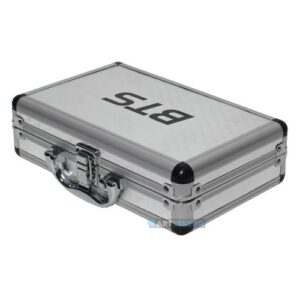 מקלט UHF לגיטרה לגיטרה עם קייס – סוללות Lithium למקלט ושתי סוללות AA למשדר