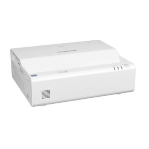מקרן עם יחס הקרנה נמוך LCD PT-CMZ50 של פנאסוניק – בהירות 5200 לומנס, רזולוציה WUXGA, יחס הקרנה 0.235:1