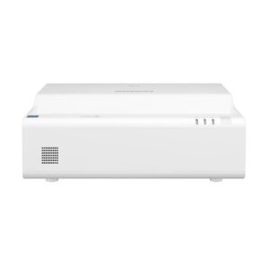 מקרן עם יחס הקרנה נמוך LCD PT-CMZ50 של פנאסוניק – בהירות 5200 לומנס, רזולוציה WUXGA, יחס הקרנה 0.235:1