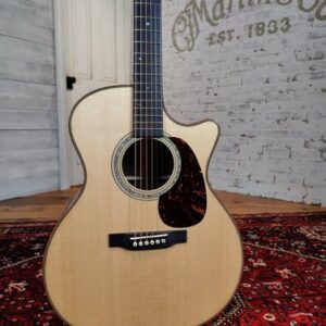 גיטרה אקוסטית מוגברת Martin Custom Shop CMEFGL Cutaway — Sitka Spruce / Wild East Indian Rosewood (כולל ארגז)