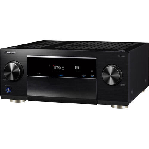 רסיבר Pioneer VSX-935 — מבט קדמי על רקע לבן