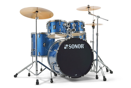 מערכת תופים אקוסטית Sonor AQX Stage 22'' Blue Ocean Sparkle (5 חלקים + מצילות ואביזרים) 1 מערכת תופים Sonor AQX Stage 22 אינץ Blue Ocean Sparkle כולל מצילות ואביזרים
