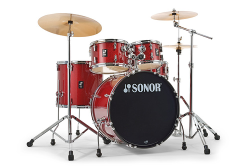 מערכת תופים אקוסטית Sonor AQX Stage 22'' Red Moon Sparkle (5 חלקים + מצילות ואביזרים) 1 מערכת תופים Sonor AQX Stage 22 אינץ Red Moon Sparkle כולל מצילות ואביזרים