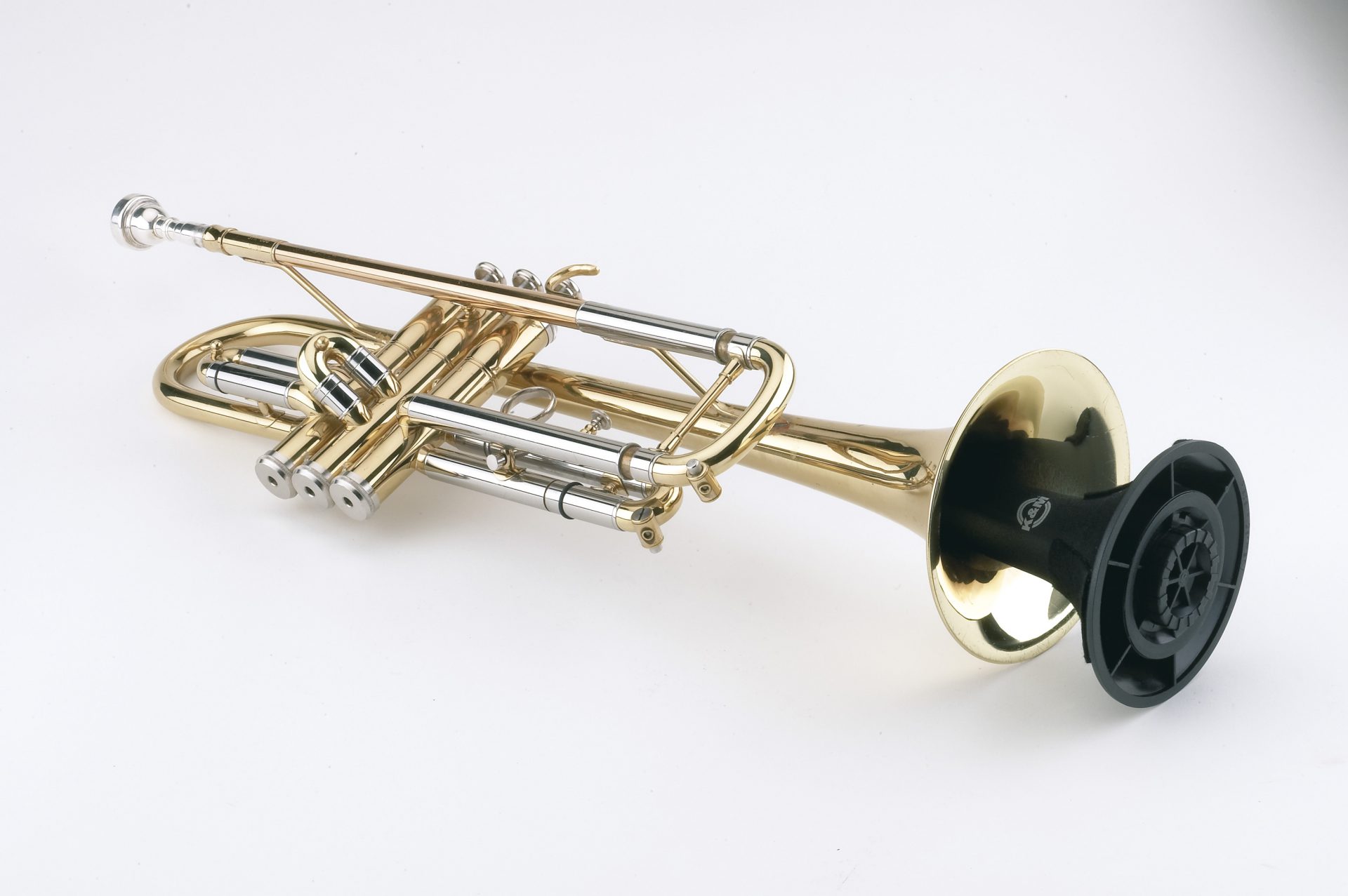 סטנד מקצועי לחצוצרה Konig & Meyer 15213 3 3 1044 scaled 1.jpg