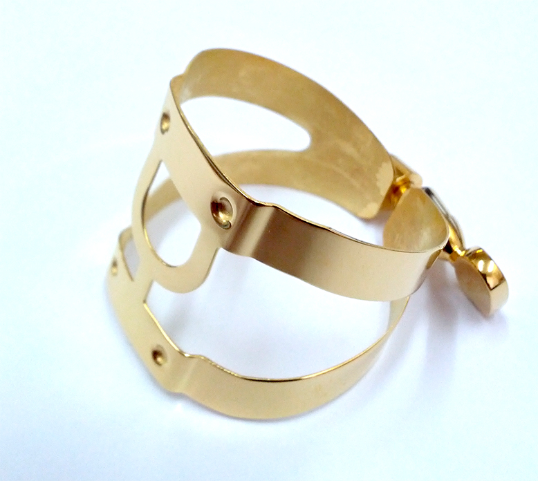 ליגטורה ציפוי זהב לסקסופון סופרן Yanagisawa 1 Yanagisawa Gold Ligature 1.jpg