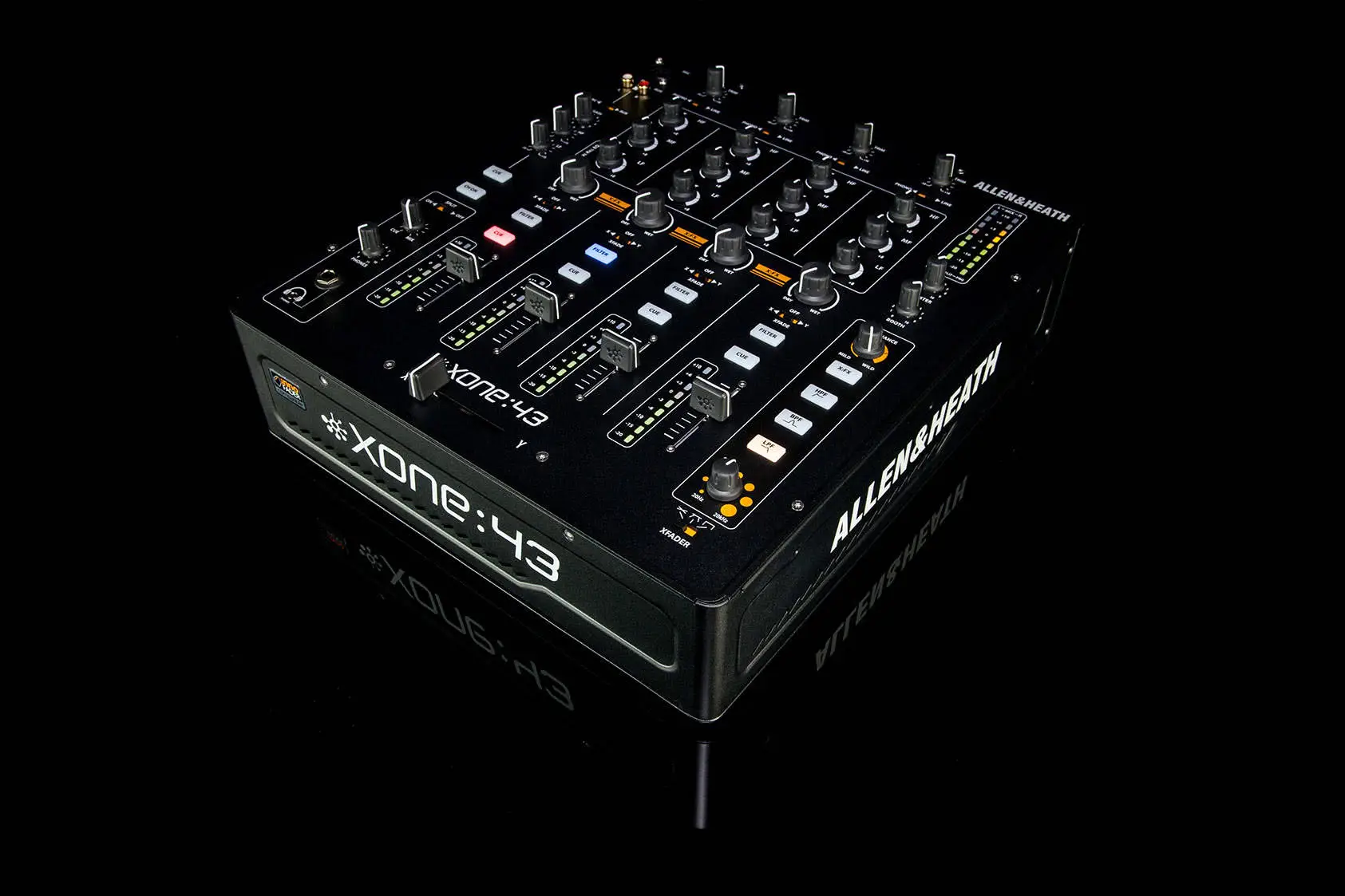 מיקסר DJ אנלוגי Allen & Heath Xone:43 – 4+1 ערוצים עם פילטר Xone האגדי (יבוא בלעדי) 6 allen heath xone 43 dj mixer 7.webp