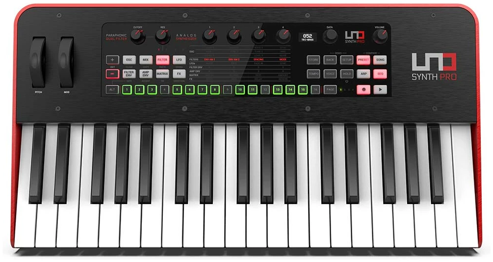 סינתיסייזר אנלוגי IK Multimedia UNO Synth Pro עם מקלדת 1 סינתיסייזר אנלוגי IK Multimedia UNO Synth Pro עם מקלדת