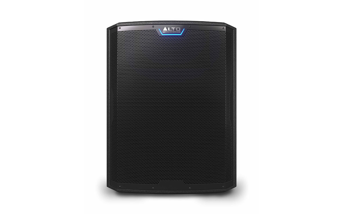 סאב וופר מוגבר Alto Professional TS18S – 18 אינץ׳, 2500W ו‑137dB 2 חזית סאב וופר מוגבר Alto TS18S עם דרייבר 18 אינץ׳ מאחורי גריל מתכת ולוגו Alto Professional
