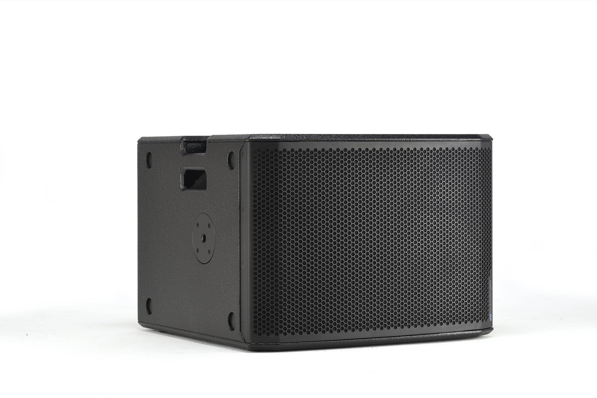 dB Technologies SUB 915 – סאב מוגבר 15 אינץ׳ 1800W עם RDNet 4 סאב dB Technologies SUB 915 במבט חזית ימין עם תושבת M20 צדית