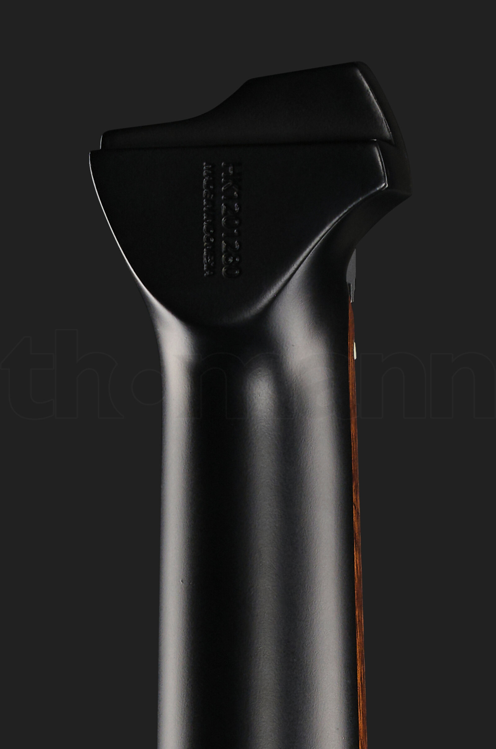גיטרה חשמלית Hils HNB3 Black 6 21129589.jpg