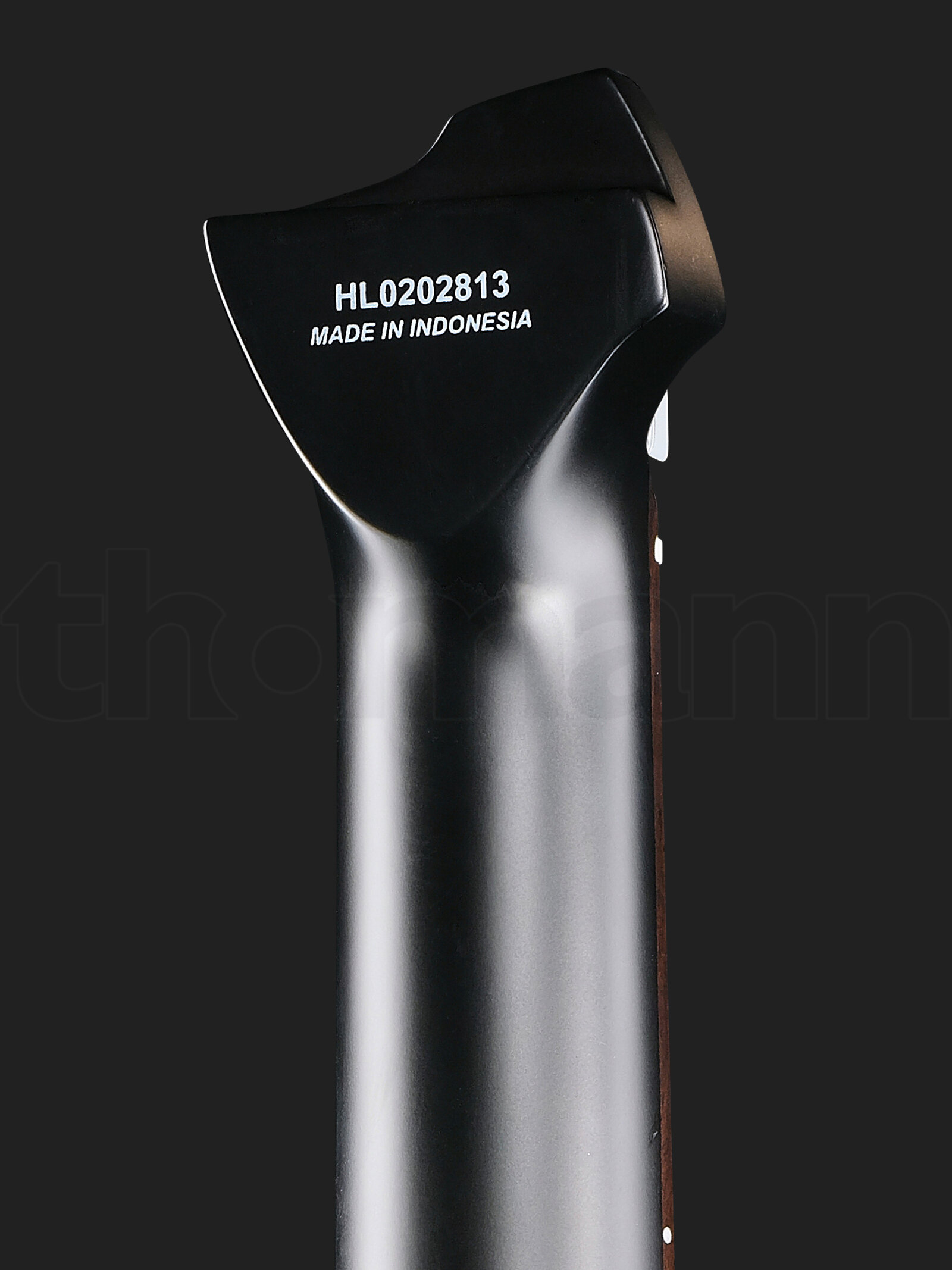 גיטרה חשמלית Hils HNT1R Black 6 21359948.jpg