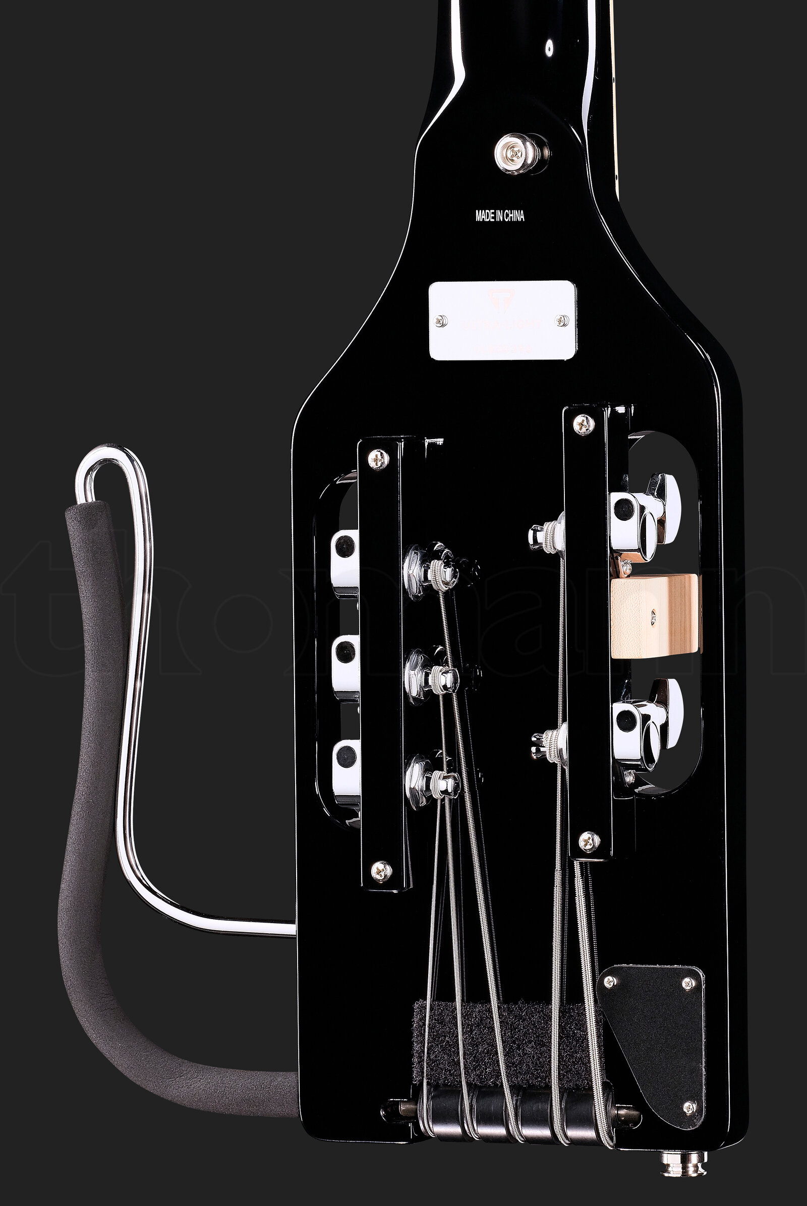 גיטרת נסיעות Traveler Guitar UltraLight Bass 5 Gloss Black 4 21528100.jpg