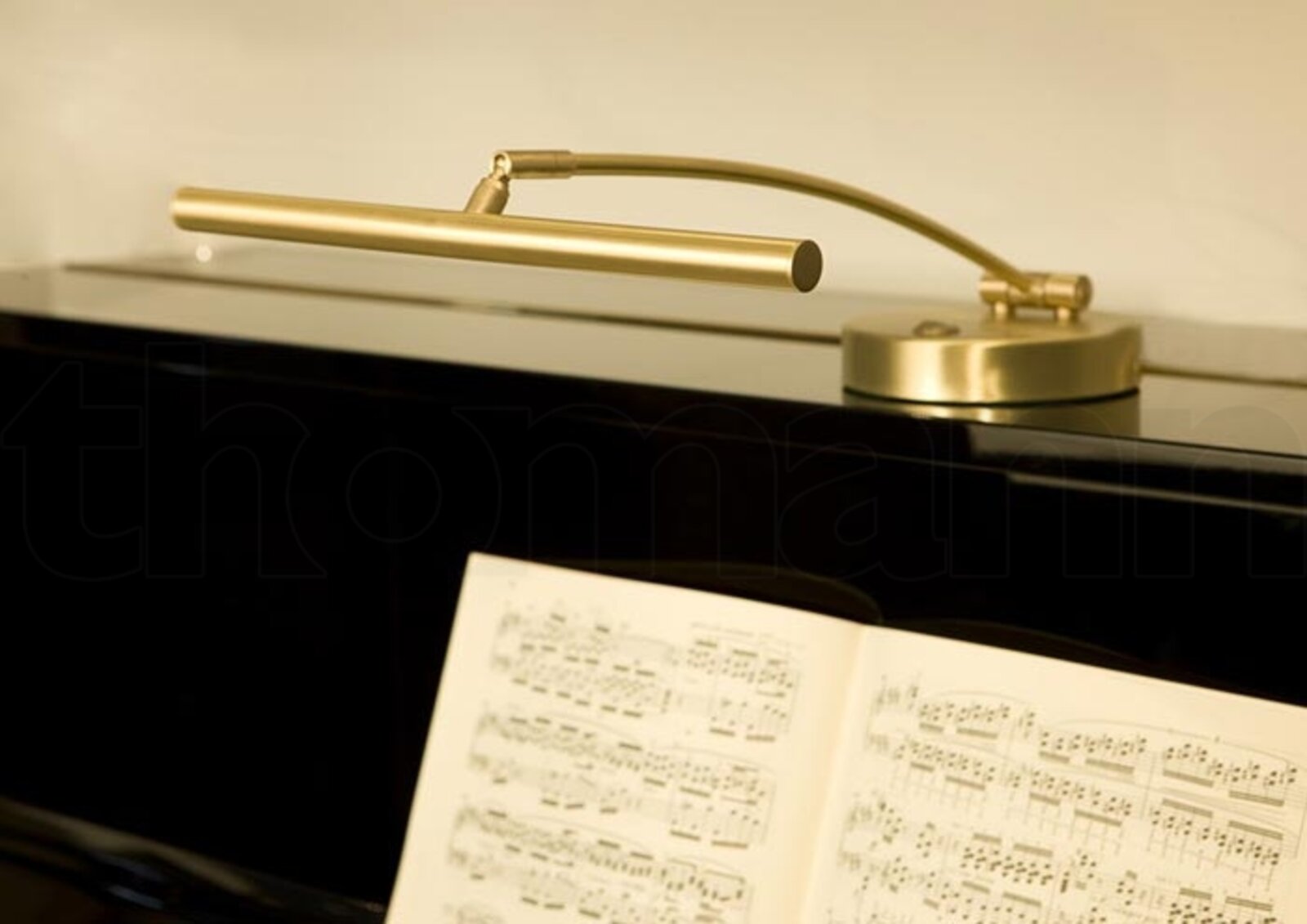 מנורה לכלי נגינה Jahn L4032 Rondo Brass 2 5733770.jpg