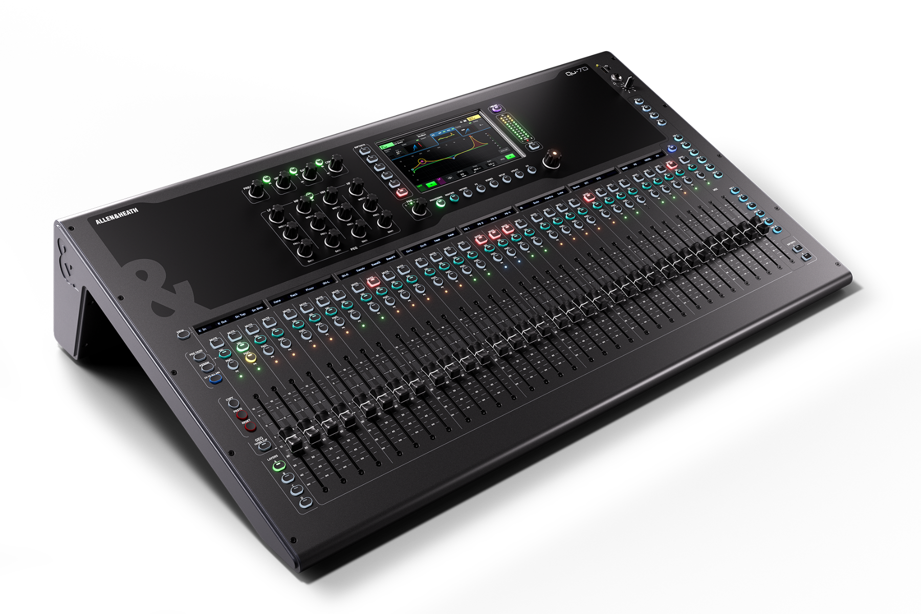 מיקסר דיגיטלי Allen & Heath Qu-7D עם Dante 2 מיקסר Allen & Heath Qu-7D במבט תלת־רבעי שמאלי המציג את משטח השליטה והפיידרים הממונעים