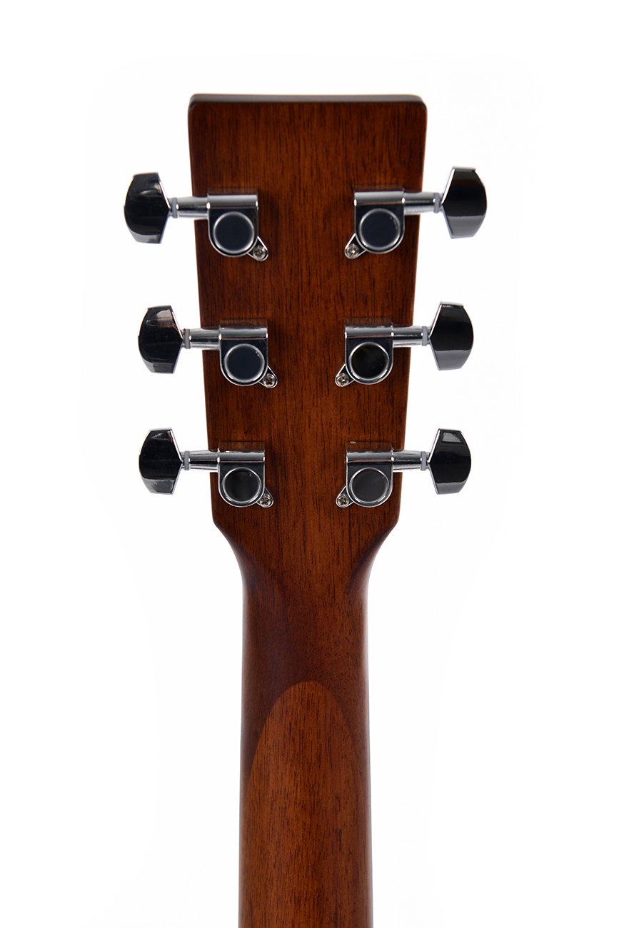 גיטרה אקוסטית Ditson by Sigma D-10 Dreadnought 2 גיטרה אקוסטית Ditson by Sigma D-10 – גב הצוואר ומפתחות הכיוון