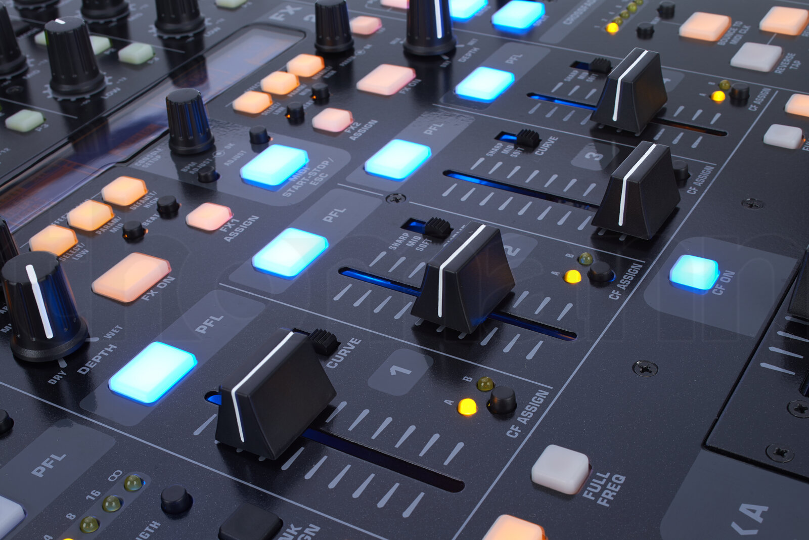 מיקסר DJ Behringer DDM 4000 Bundle 6 מיקסר DJ Behringer DDM 4000 Bundle — תמונה 6