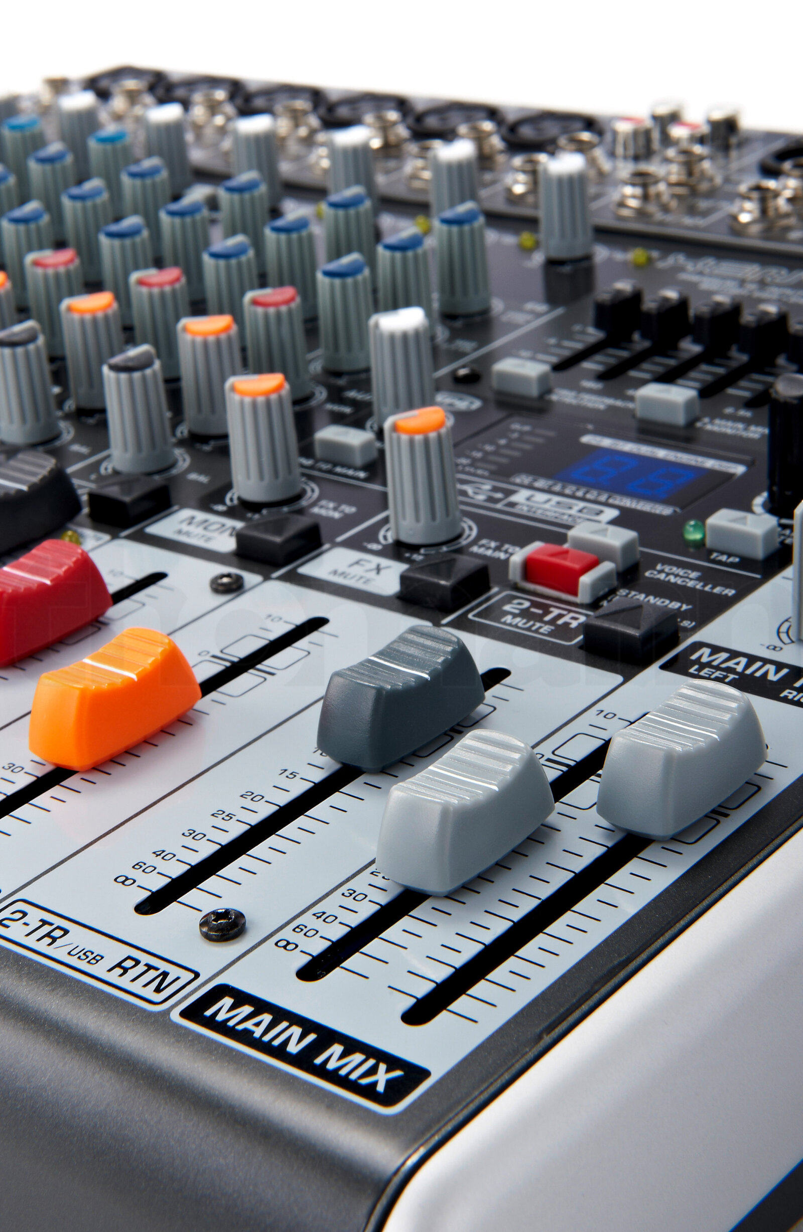 מיקסר Behringer Xenyx X1222 USB Bundle 5 מיקסר Behringer Xenyx X1222 USB Bundle — תמונה 5