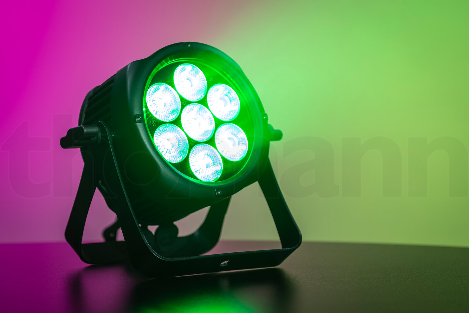 פנס PAR LED Varytec Typhoon True Par Kid 7x10 IP65 6 פנס PAR LED Varytec Typhoon True Par Kid 7x10 IP65 — תמונה 6