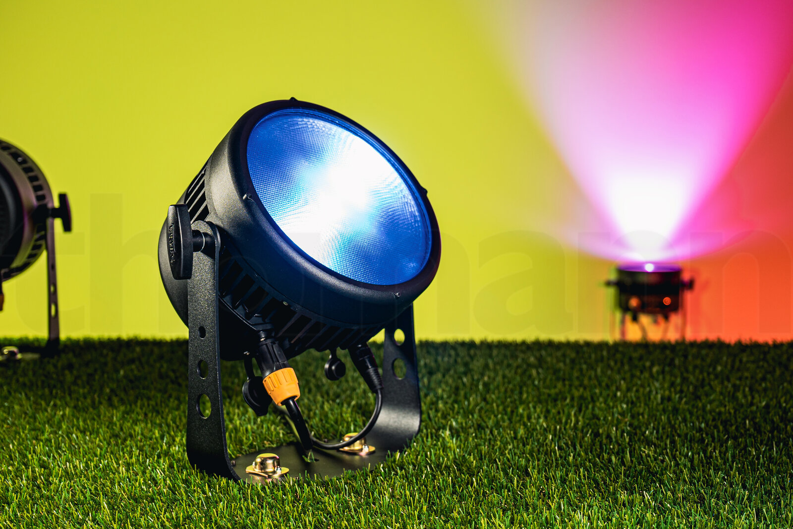 פנס PAR LED Varytec Bull 200 IP 6 פנס PAR LED Varytec Bull 200 IP — תמונה 6