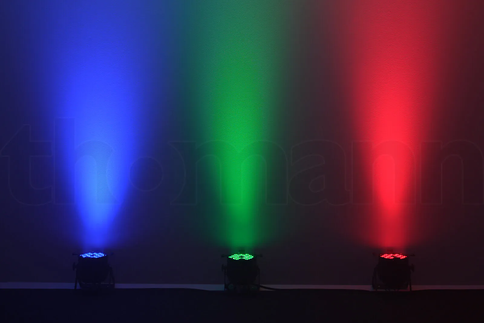 פנס PAR LED Stairville Retro Flat Par 18x12W RGB WW 6 פנס PAR LED Stairville Retro Flat Par 18x12W RGB WW — תמונה 6