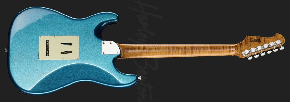גיטרה חשמלית Harley Benton ST-Modern Plus HSS LPB – כחול Lake Placid Blue מבריק 3 גיטרה חשמלית Harley Benton ST-Modern Plus HSS LPB בגימור כחול Lake Placid Blue – גב הגיטרה
