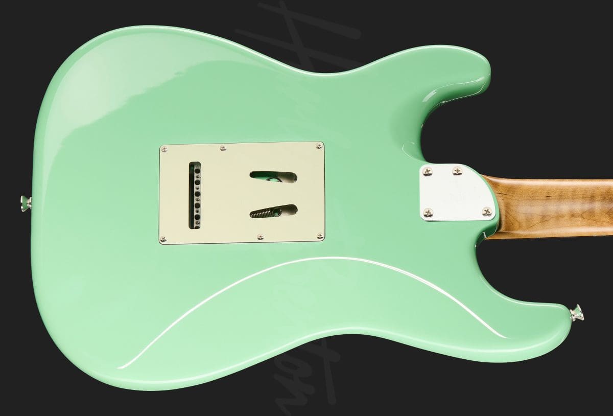 גיטרה חשמלית Harley Benton ST-Modern Plus HSS SFG – ירוק Seafoam Green מבריק 5 גיטרה חשמלית Harley Benton ST-Modern Plus HSS SFG בגימור ירוק Seafoam Green – גב הגוף