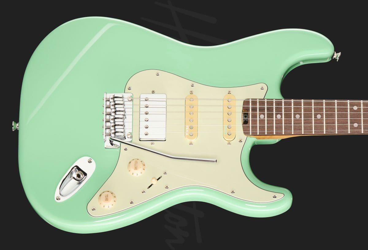 גיטרה חשמלית Harley Benton ST-Modern Plus HSS SFG – ירוק Seafoam Green מבריק 4 גיטרה חשמלית Harley Benton ST-Modern Plus HSS SFG בגימור ירוק Seafoam Green – חזית הגוף והפיקאפים