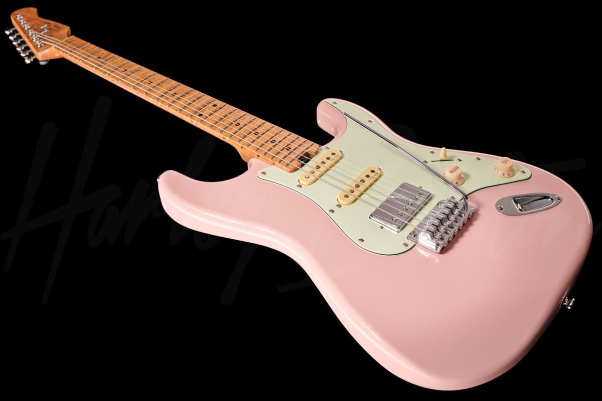 גיטרה חשמלית Harley Benton ST-Modern Plus MN HSS SP – Shell Pink 10 Harley Benton ST-Modern Plus MN HSS SP – מבט קדמי מזווית נוספת