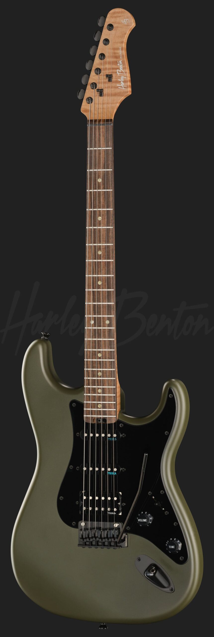 גיטרה חשמלית Harley Benton ST-Modern Plus HSS MOD – ירוק זית Matte Olive Drab 2 גיטרה חשמלית Harley Benton ST-Modern Plus HSS MOD בגימור ירוק זית Matte Olive Drab – חזית הגיטרה