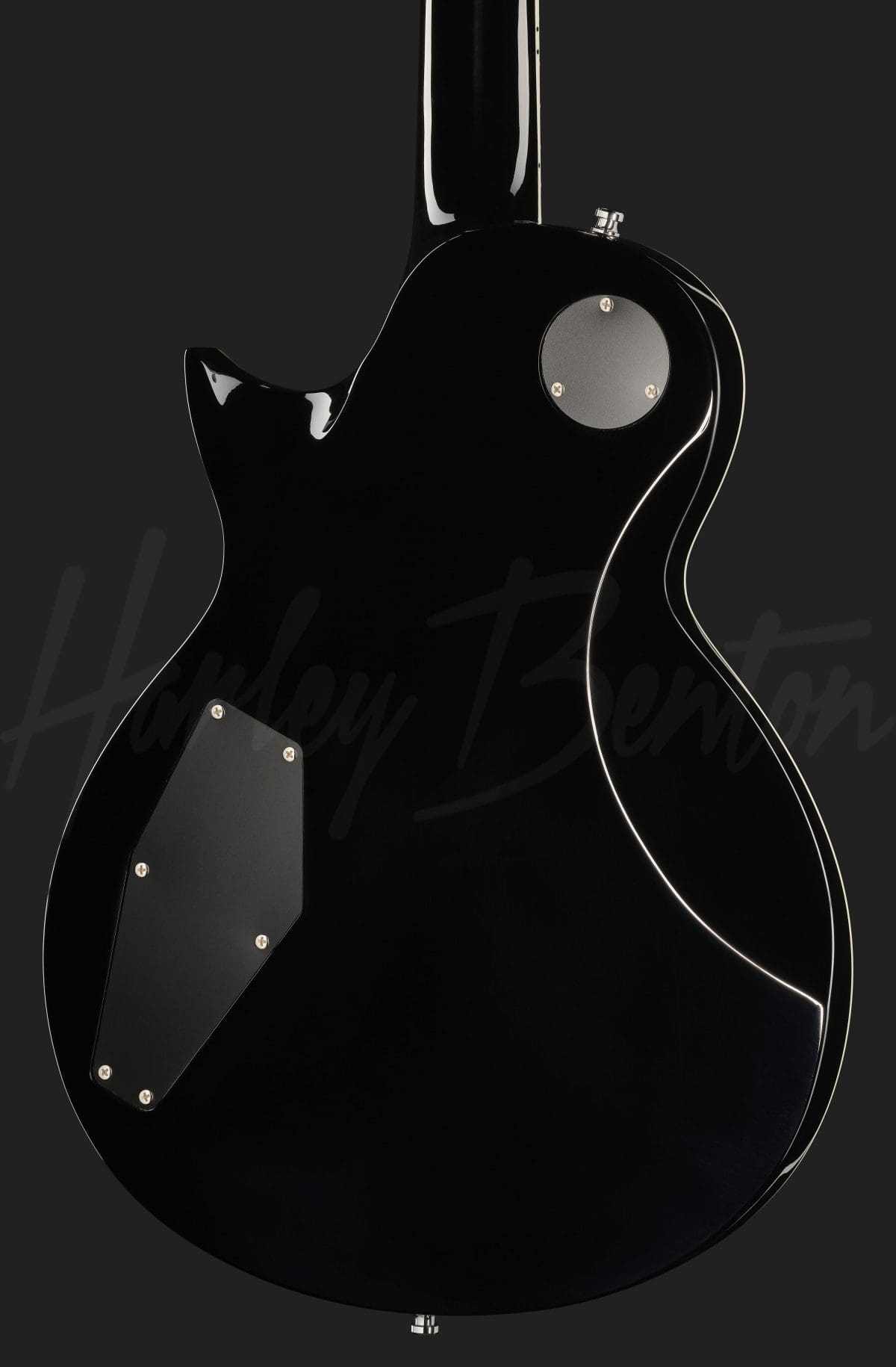 גיטרה חשמלית Harley Benton SC-Custom III Silver Sparkle 4 גיטרה Harley Benton SC-Custom III Silver Sparkle, גוף הגיטרה מאחור