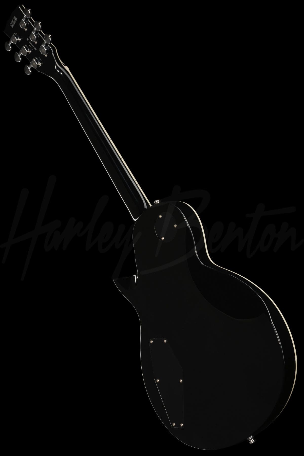 גיטרה חשמלית Harley Benton SC-Custom III Silver Sparkle 8 גיטרה Harley Benton SC-Custom III Silver Sparkle, מבט אחורי אלכסוני