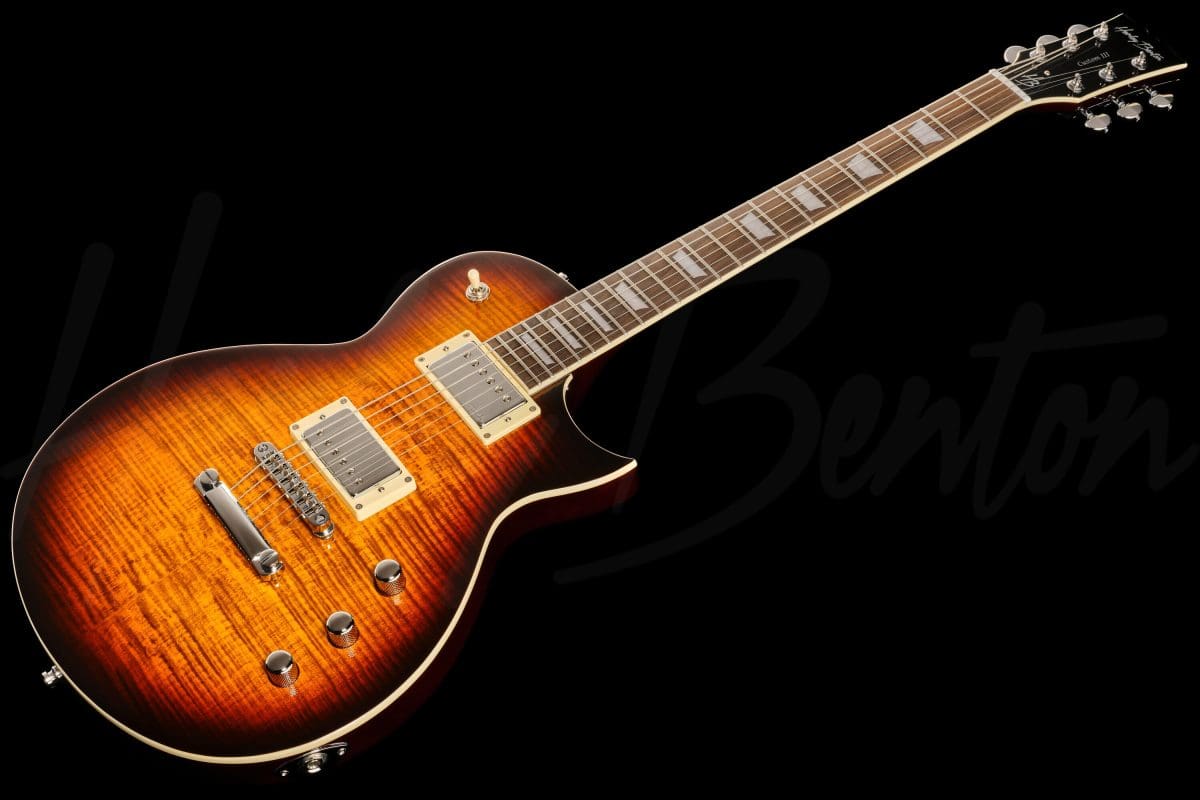 גיטרה חשמלית Harley Benton SC-Custom III Desert Burst 7 גיטרה Harley Benton SC-Custom III Desert Burst, מבט חזיתי אלכסוני