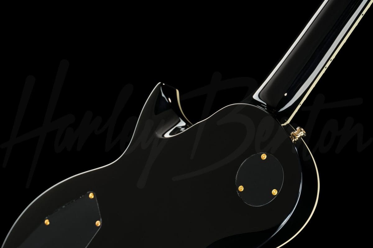 גיטרה חשמלית Harley Benton SC-Custom III P90 Black 13 Harley Benton SC-Custom III P90 Black – תקריב גב הגוף וחיבור הצוואר