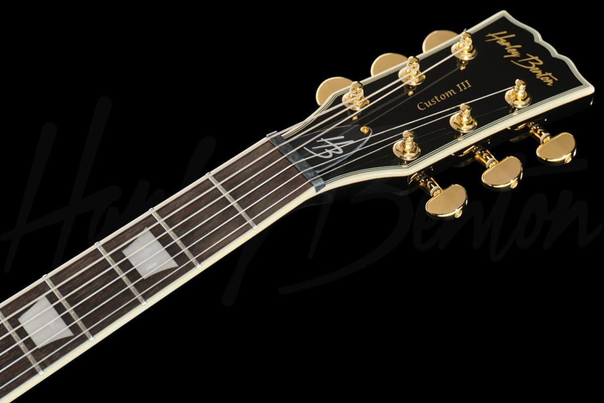גיטרה חשמלית Harley Benton SC-Custom III P90 Black 14 Harley Benton SC-Custom III P90 Black – ראש הגיטרה מזווית קדמית