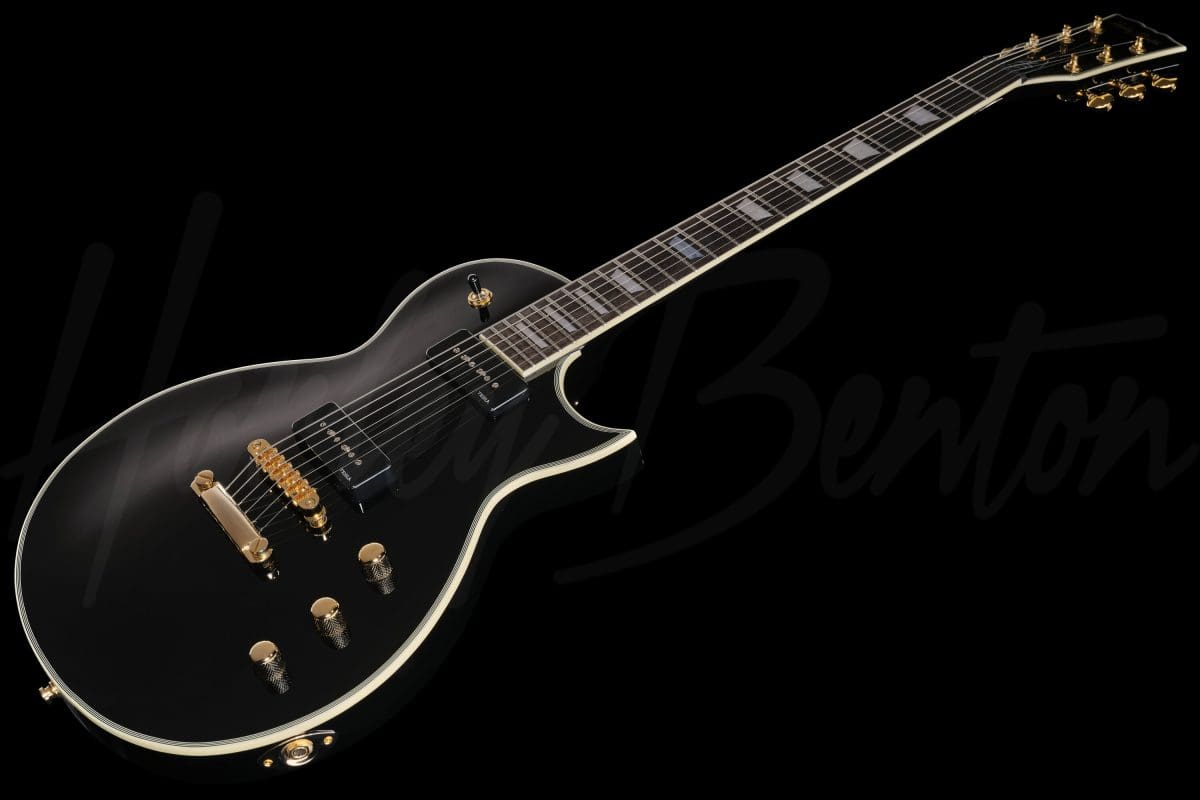 גיטרה חשמלית Harley Benton SC-Custom III P90 Black 8 Harley Benton SC-Custom III P90 Black – מבט קדמי באלכסון