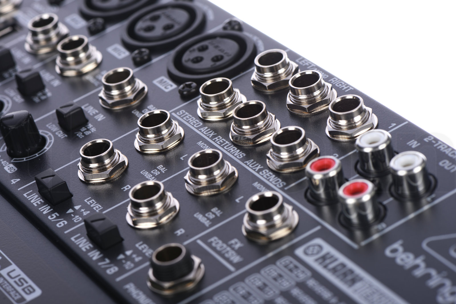 מיקסר Behringer Xenyx QX1204USB 5 מיקסר Behringer Xenyx QX1204USB — תמונה 5