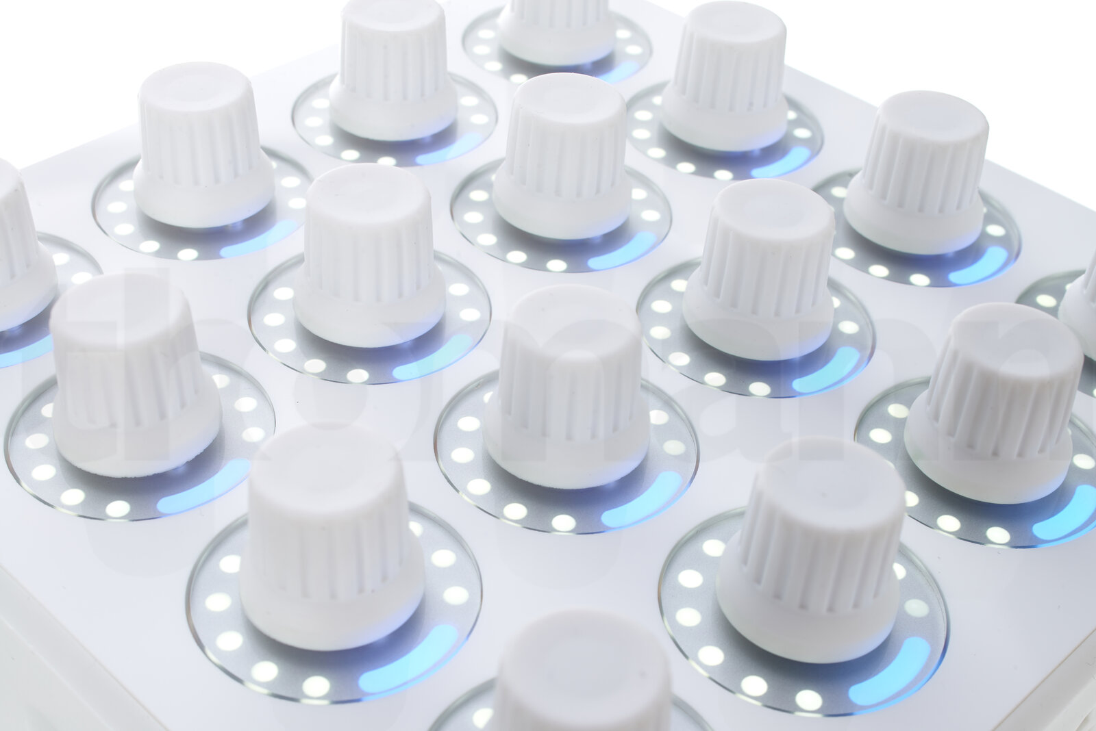 משטח שליטה DJ Techtools Midi Fighter Twister white 7 משטח שליטה DJ Techtools Midi Fighter Twister white — תמונה 7