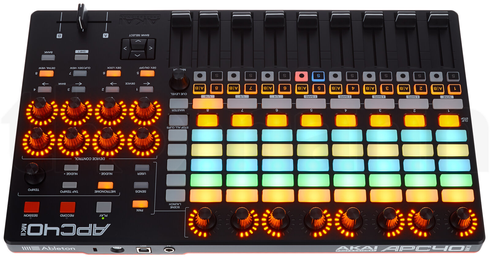 משטח שליטה AKAI Professional APC 40 Mk2 5 משטח שליטה AKAI Professional APC 40 Mk2 — תמונה 5