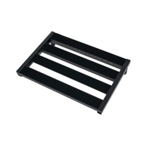 פדלבורד Harley Benton 45 ס״מ עם ספק כוח מובנה – 7 יציאות מבודדות, תיק נשיאה וסט כבלים (יבוא בלעדי)