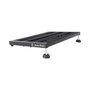 פדלבורד Harley Benton 45×30 ס״מ עם קייס קשיח – אלומיניום, גובה והטיה מתכווננים (יבוא בלעדי)