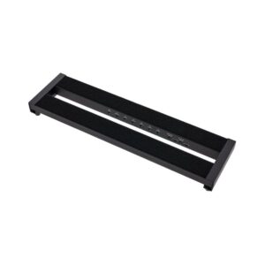 פדלבורד Harley Benton 50 ס״מ עם ספק כוח מובנה – 7 יציאות מבודדות, תיק וסט כבלים (יבוא בלעדי)