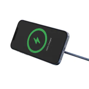 משטח טעינה מגנטי לאייפון Belkin BoostCharge MagSafe 15W – מעמד קופץ מובנה וכבל קלוע באורך 2 מטר