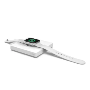 מטען נייד מהיר ל-Apple Watch Belkin BoostCharge Pro – טעינה מהירה ב-33%, כבל USB-C מובנה ומצב Nightstand